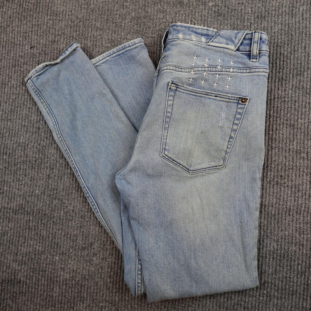 Tsubi Chitch Jeans Mens 32x30 Light Wash Blue Slim Tapered Distressed Denim